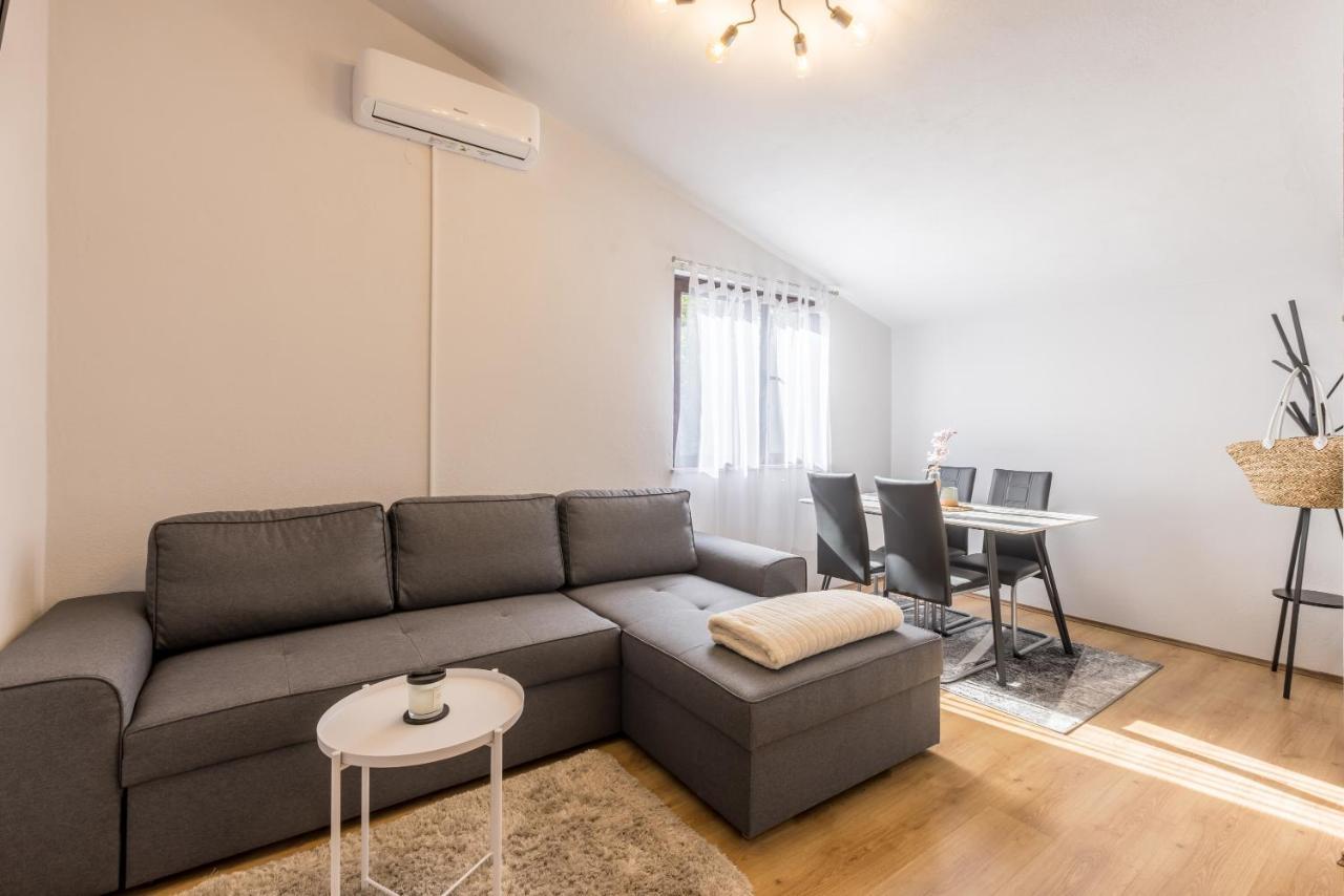 Apartment Lamaro Каштела Экстерьер фото