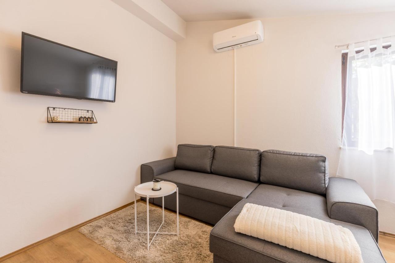Apartment Lamaro Каштела Экстерьер фото