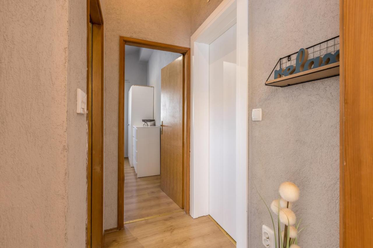 Apartment Lamaro Каштела Экстерьер фото