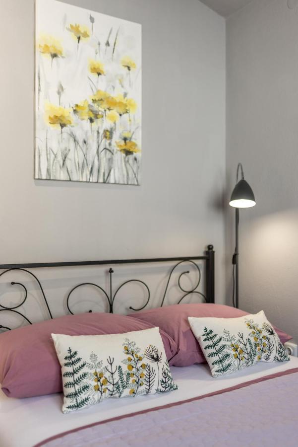 Apartment Lamaro Каштела Экстерьер фото